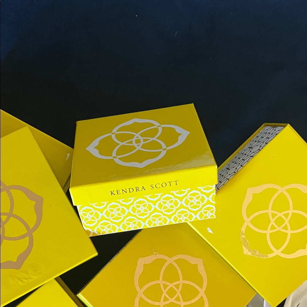 Kendra Scott Yellow Boxes with Turquoise and Cream Bags bows cards - Picture 3 of 8